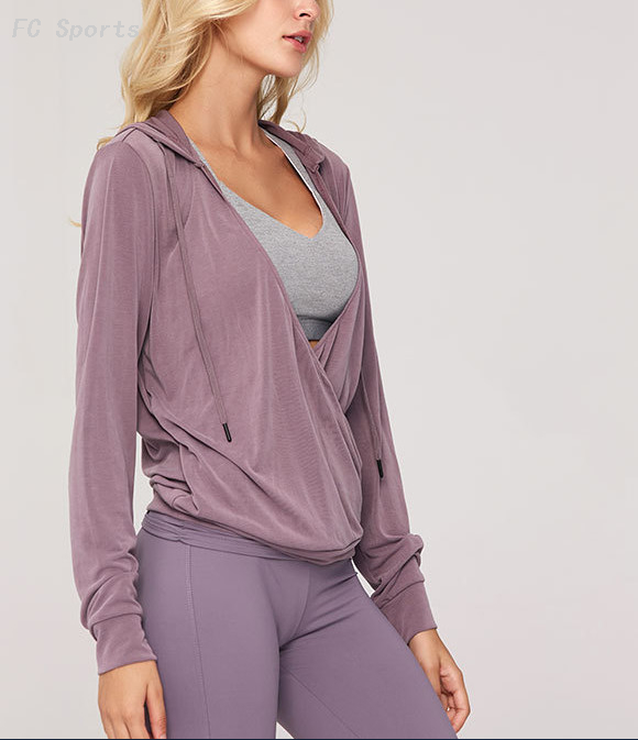 Yoga wear two-piece design, Hooded,breathable & comfortable, fashionable
